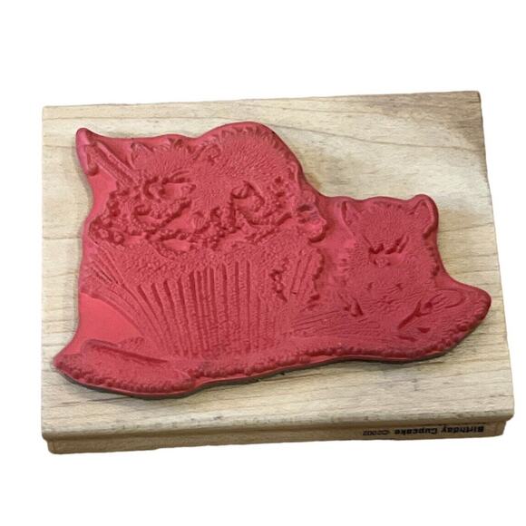 Stampabilities Birthday Cupcake House Mouse HMJR1007 Mudpie Muzzy Rubber Stamp - Picture 2 of 3